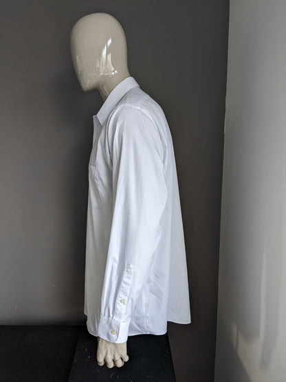 Chemise Van Heusen. Blanc. Taille XL. Localisez Oxford.