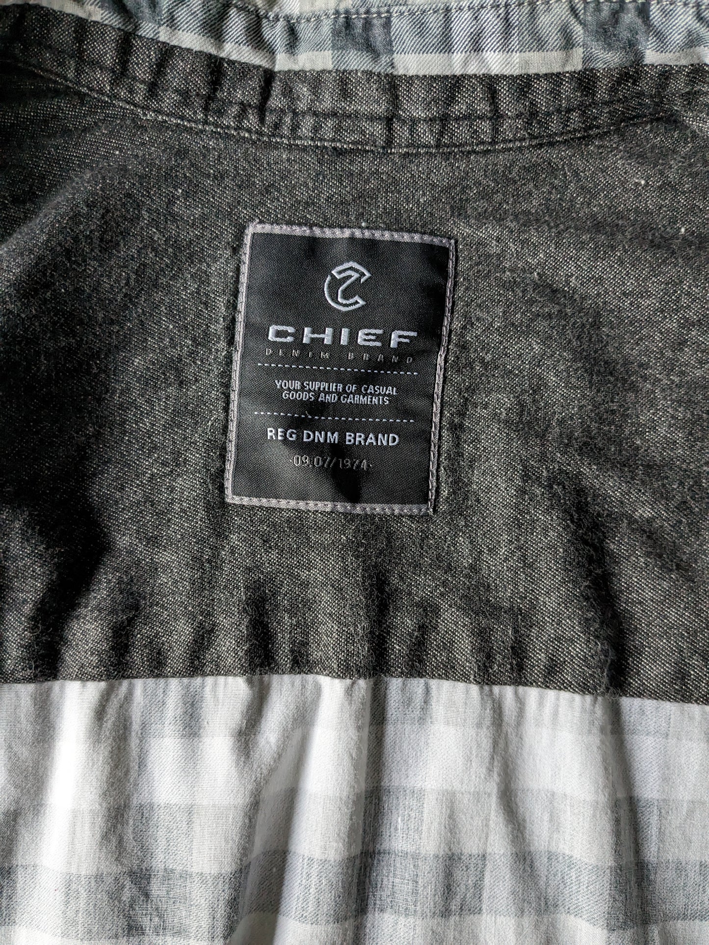 Chief shirt with press studs. Gray black checked. Size XL / XXL.