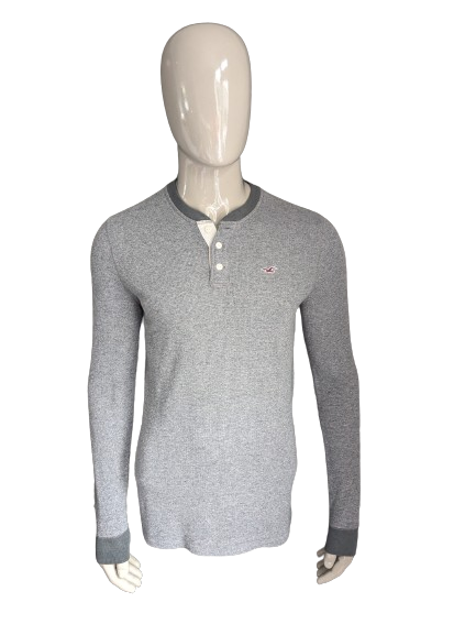 Hollister thin sweater with buttons. Gray mixed. Size L.