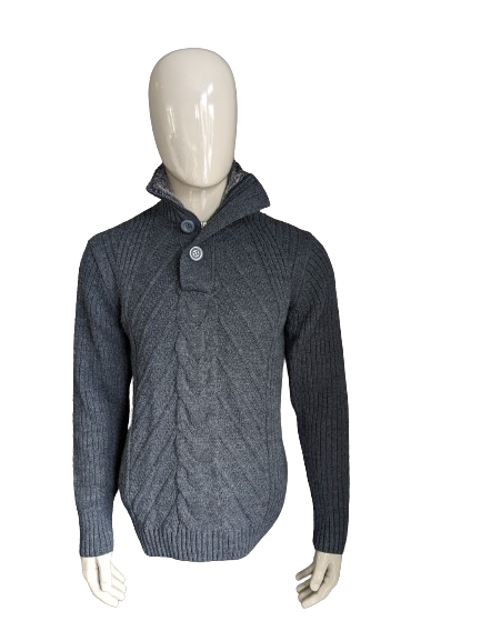 FoxRiver Wollen trui met rits-knopen. Donker Grijs gekleurd. Maat L. 30% Wol.