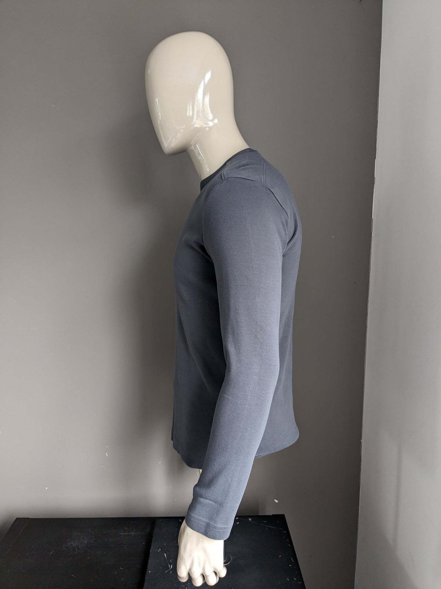 Tom Tailor Basic manches longues. De couleur gris foncé. Taille L.