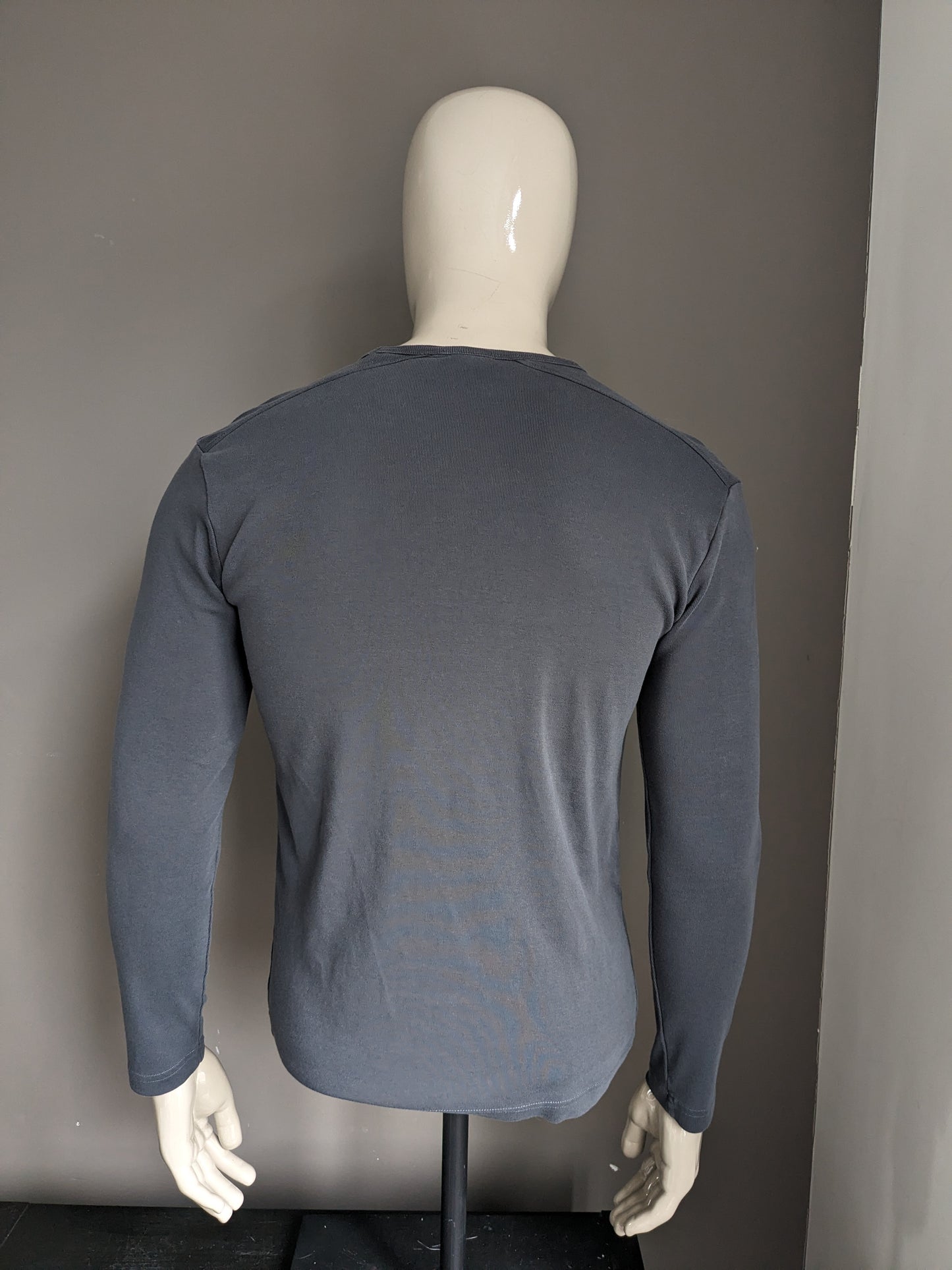 Tom Tailor Basic manches longues. De couleur gris foncé. Taille L.