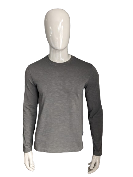 Boss Hugo Boss manches longues. Motif vert. Taille S. Coupe Slim.