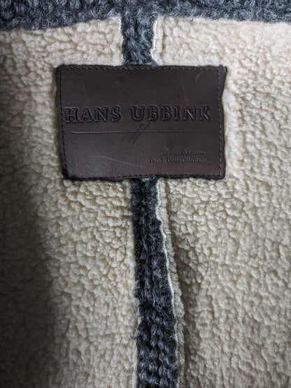 Hans Ubbink Wollen mantel / jas. Grijs voelbaar motief. Warm gevoerd. Maat 48 / M. 70% Wol.