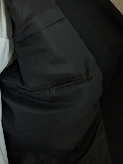 Burtons Anzugjacke. Schwarz gefärbt. Größe 52 / L. Normal.