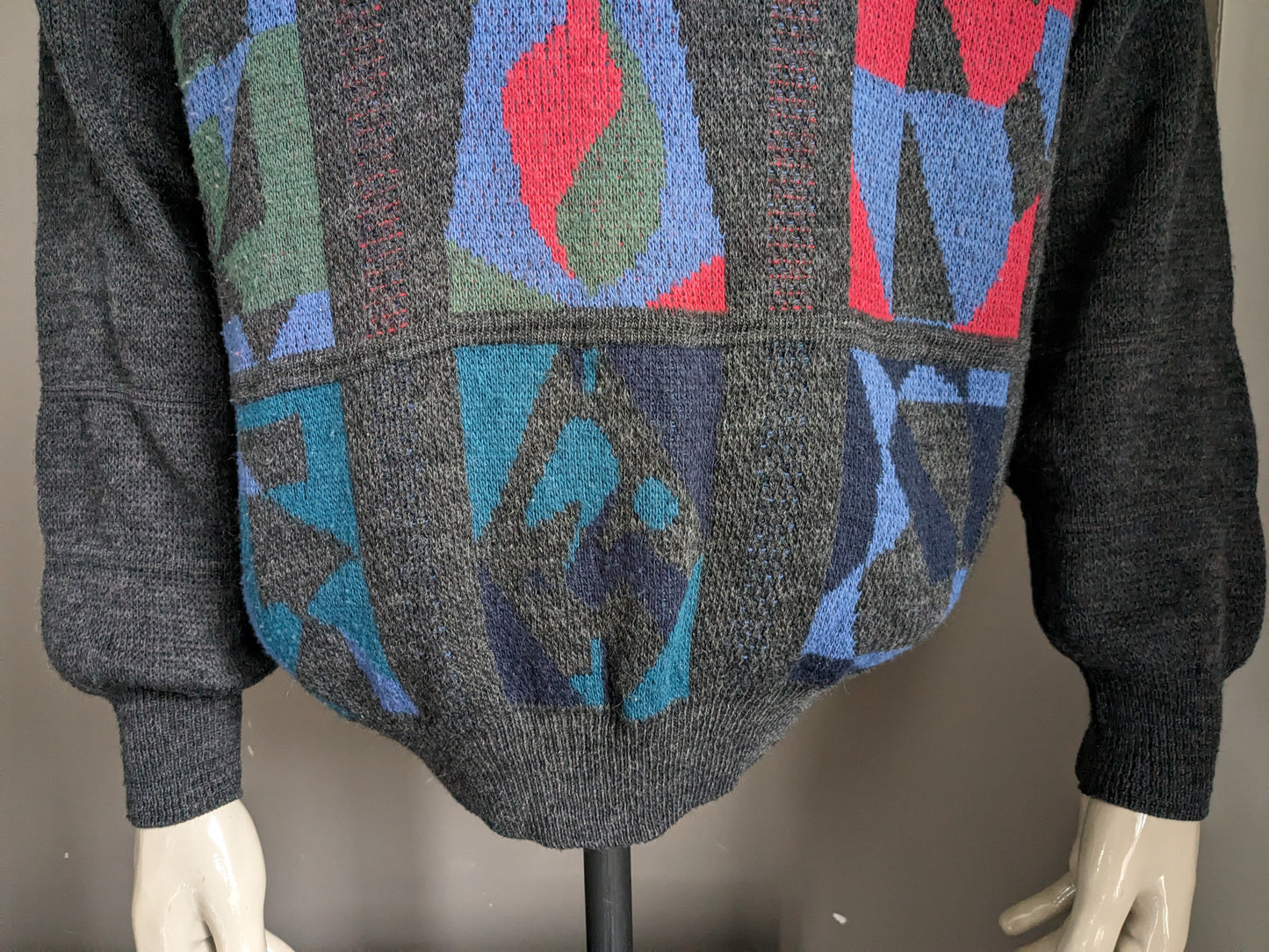 Vintage Paco Calvari Wolle-Pullover mit V-Ausschnitt. Grau grün lila rot blau gefärbt. Größe L. (50% Wolle)