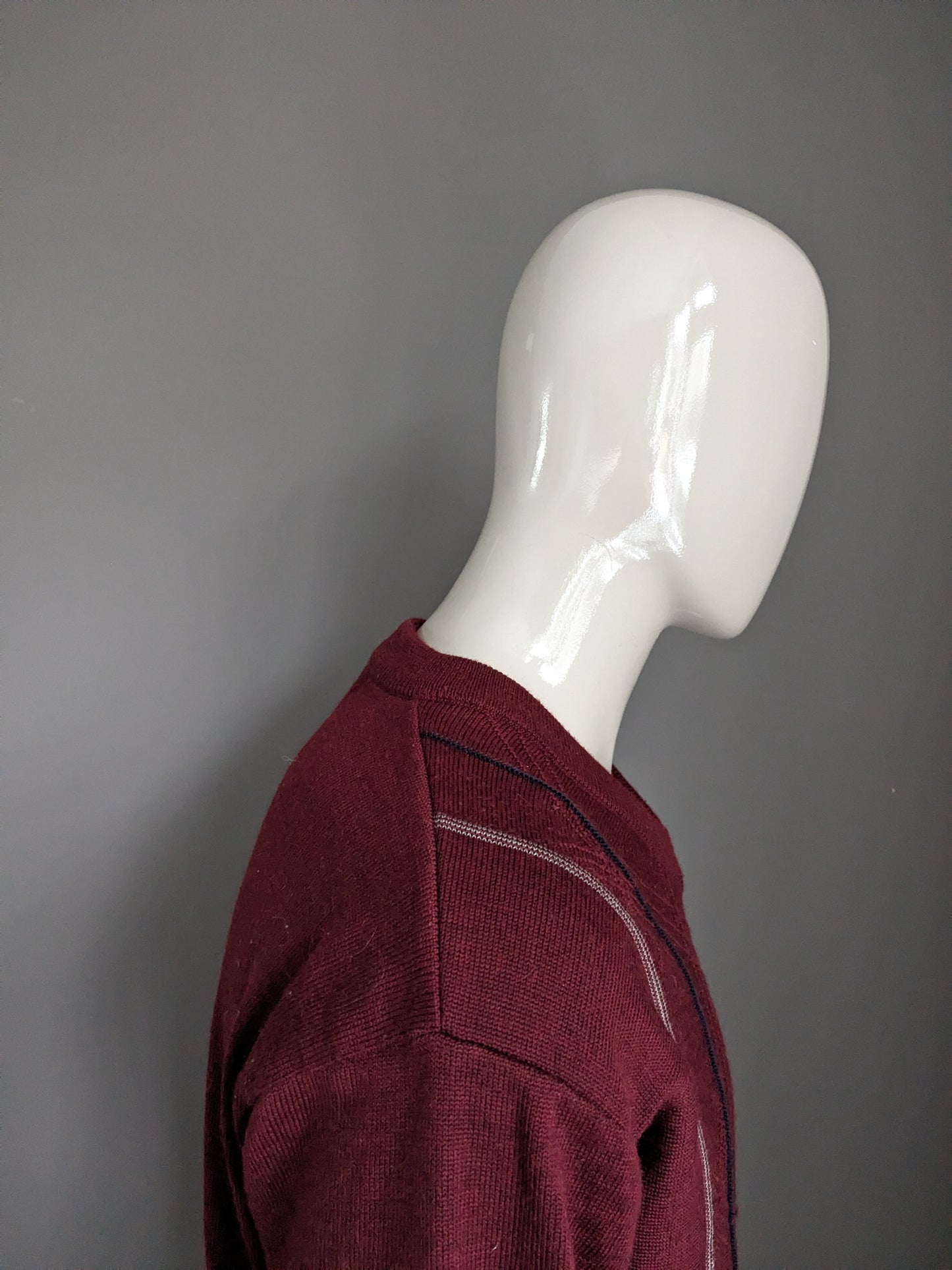 Vintage Carlo premera wool sweater with v-neck. Bordeaux. Size L.