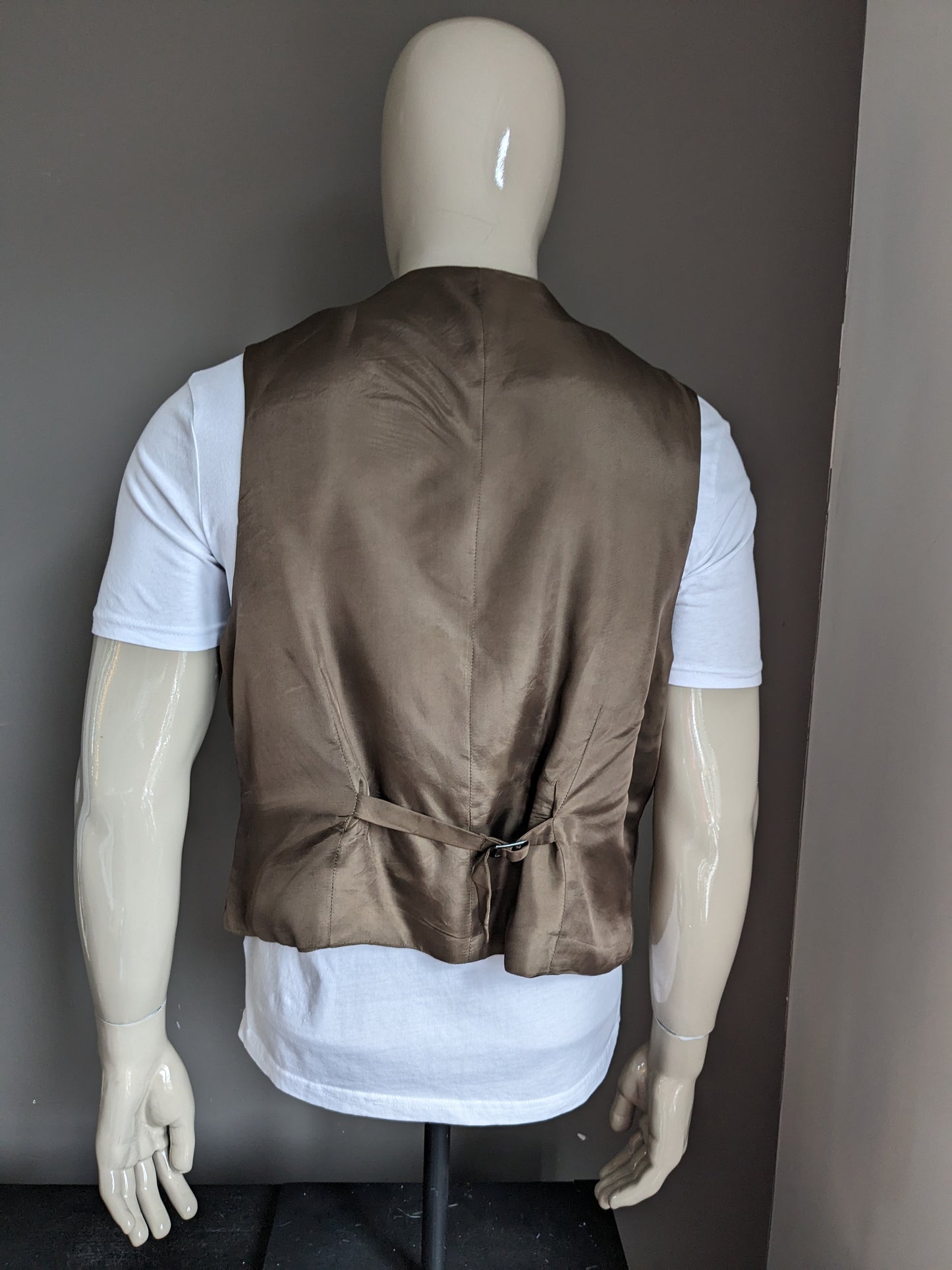 Gilet. Gris marron rayé. Taille L.