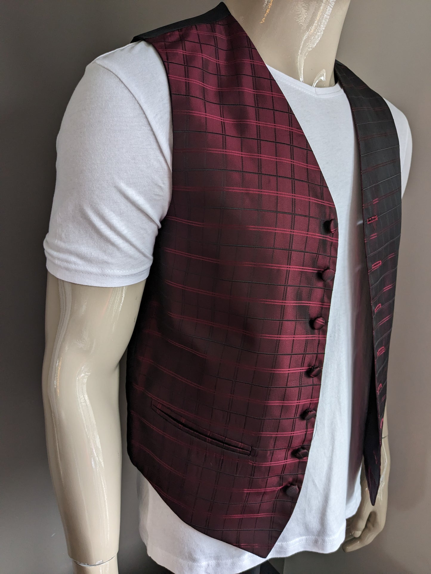 Young's waistcoat. Bordeaux black glossy checkered motif. Size S.