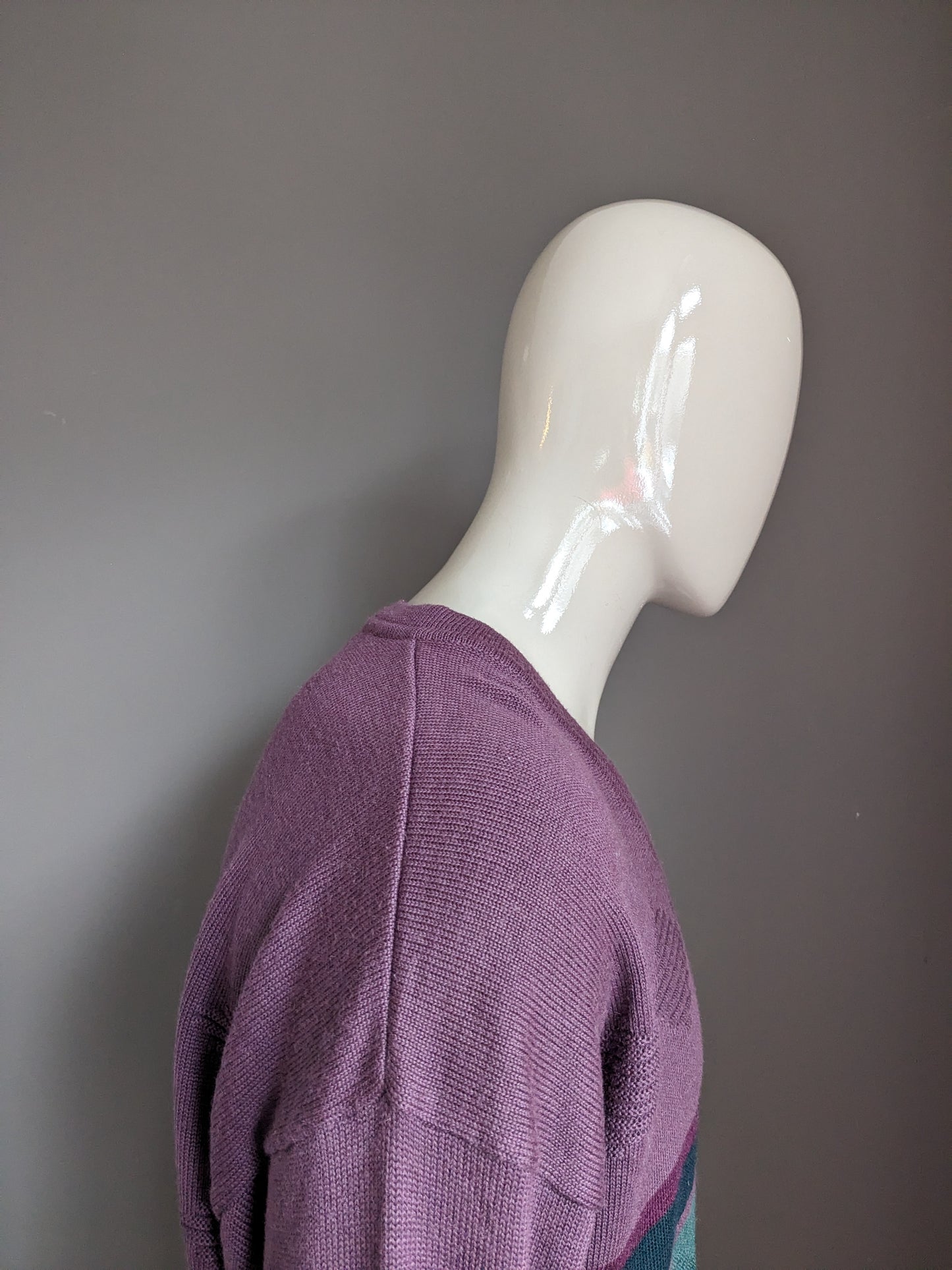 Vintage Sunny woolen sweater with v-neck. Purple green colored. Size XL. 50% wool.