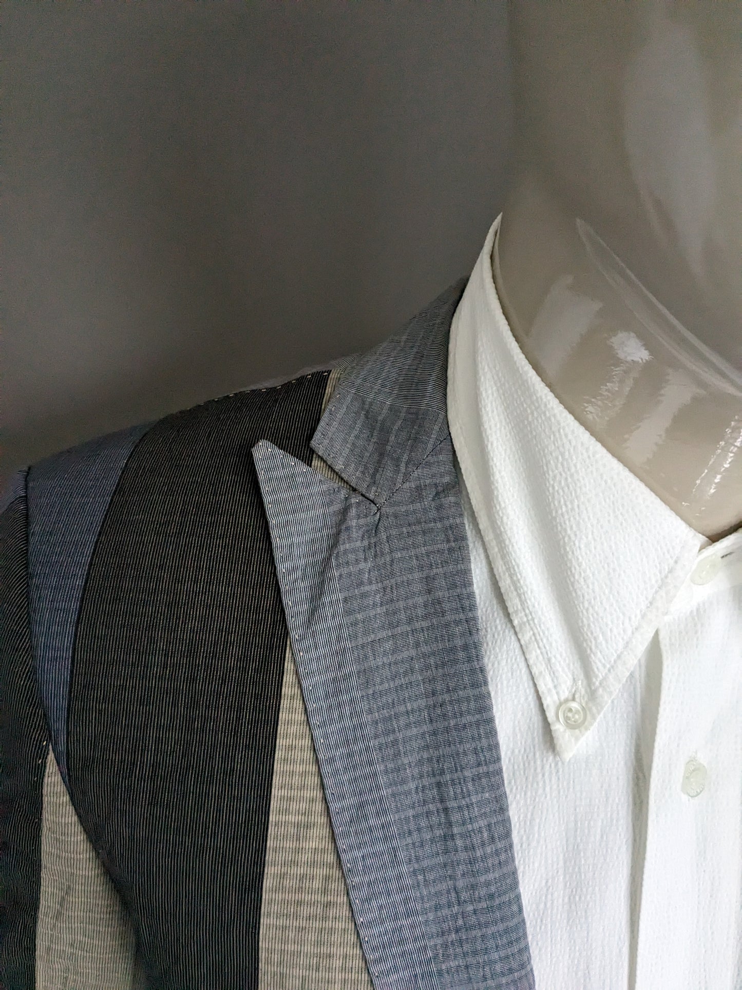 Hans Ubbink jacket. Gray Blue Beige tactile motif. Size 52 / L.