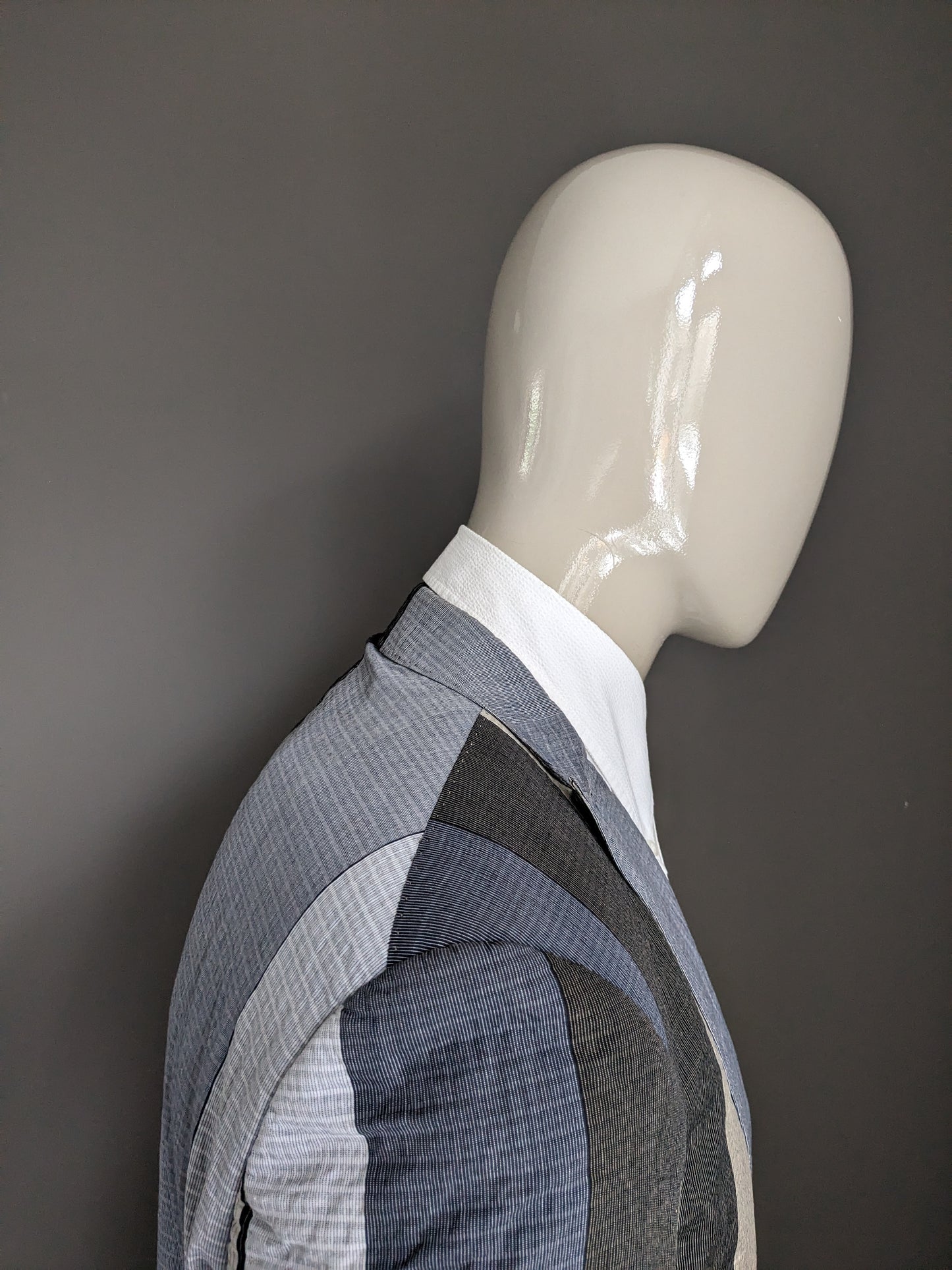 Hans Ubbink jacket. Gray Blue Beige tactile motif. Size 52 / L.