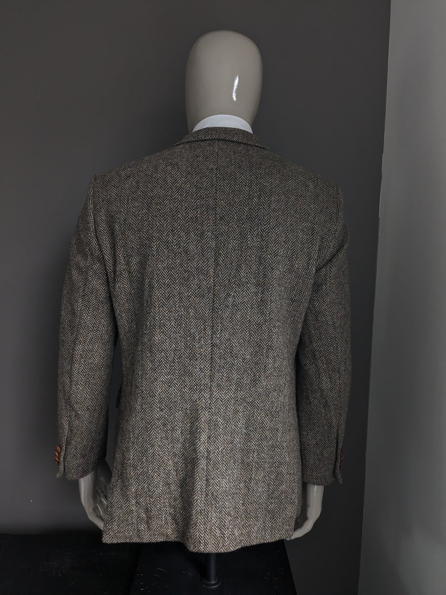 Veda Menswear Harris Tweed colbert. Bruin Beige visgraat motief. Maat 25. (50 / M).