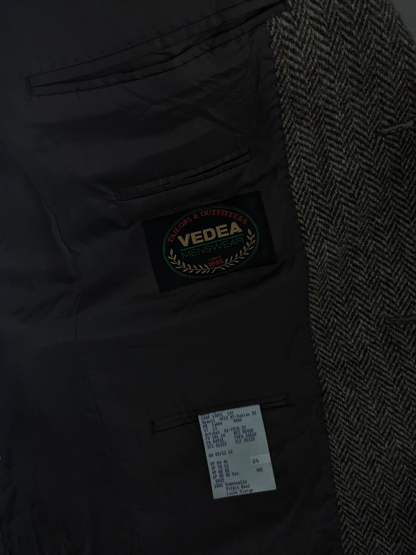 Veda Menswear Harris Tweed colbert. Bruin Beige visgraat motief. Maat 25. (50 / M).