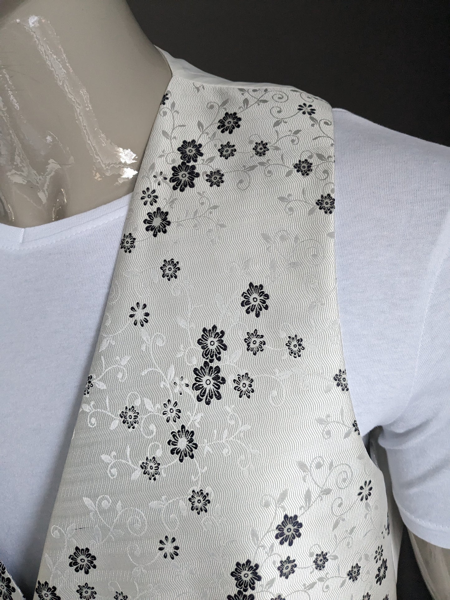 Heirloom waistcoat. Gray White Black floral. Size XL.