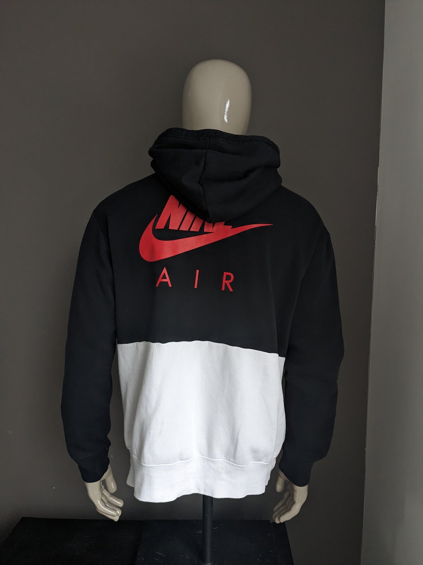 Sweat à capuche Nike Air Jordan. Couleur noir blanc rouge. Taille L.