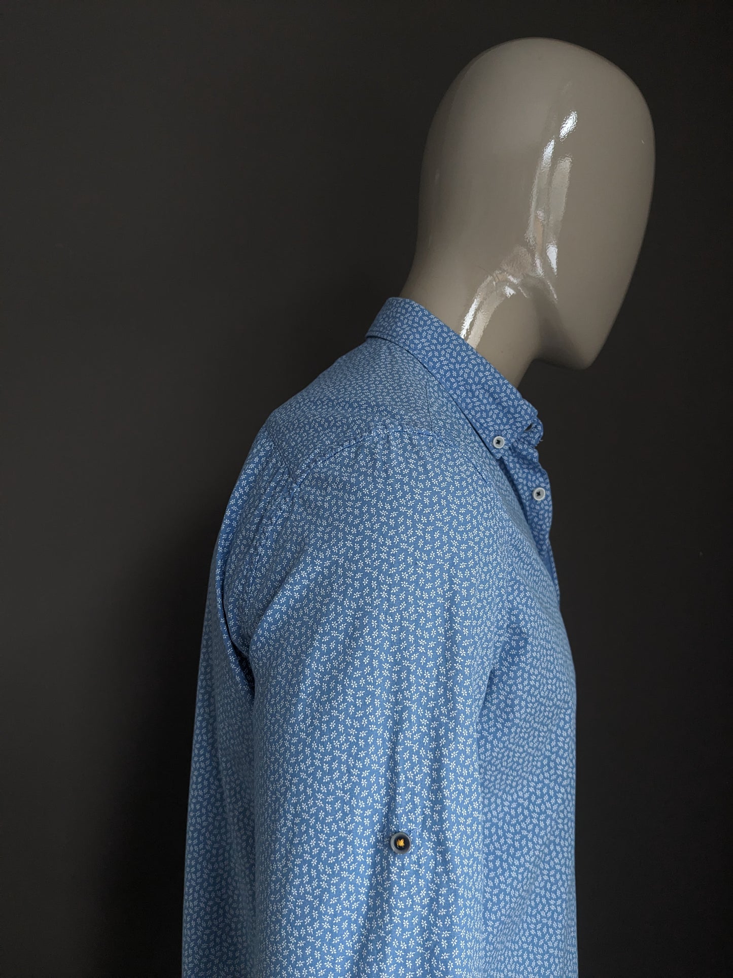 Camisa Zara Hombre. Estampado azul blanco. Talla M. Corte entallado.