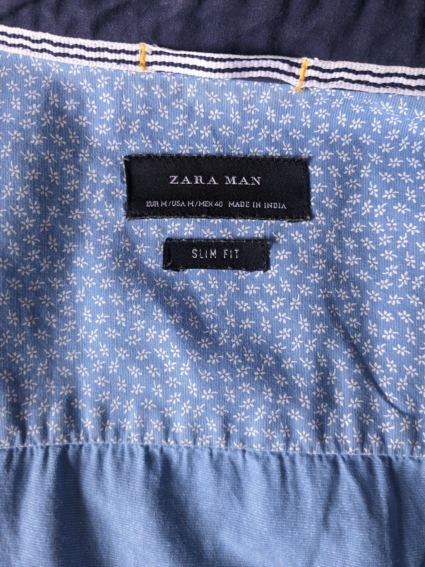 Camisa Zara Hombre. Estampado azul blanco. Talla M. Corte entallado.