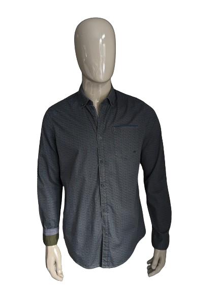 Camiseta PME Leyenda. Estampado azul verde. Talla L.