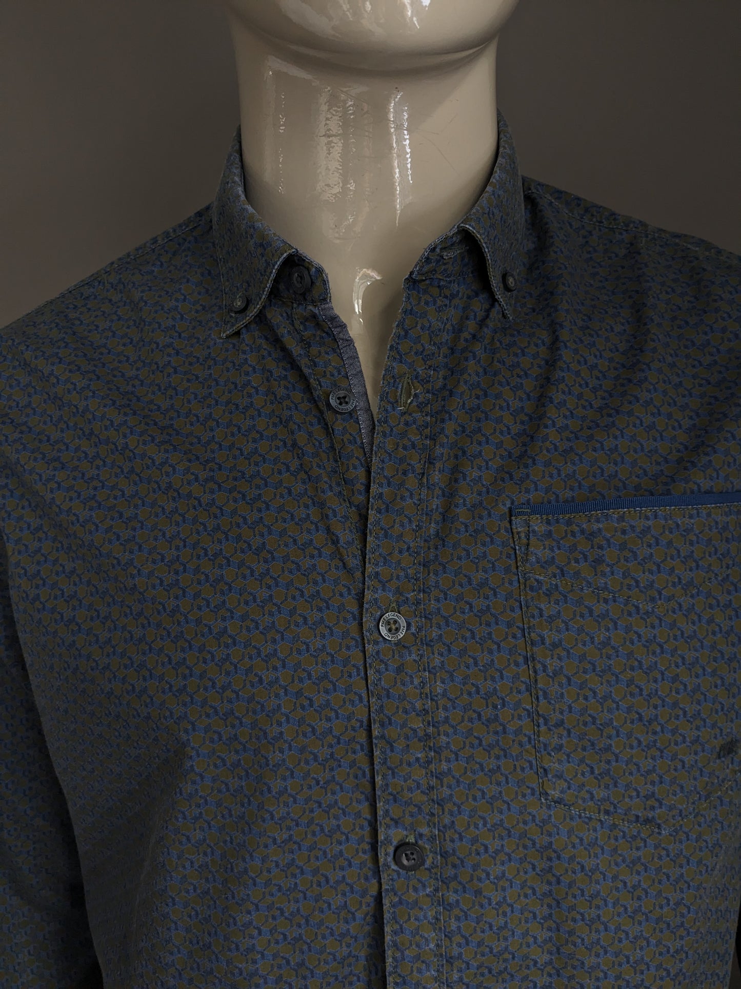 Camiseta PME Leyenda. Estampado azul verde. Talla L.