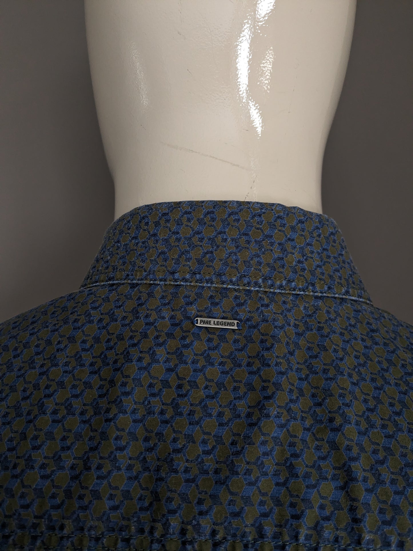 Camiseta PME Leyenda. Estampado azul verde. Talla L.
