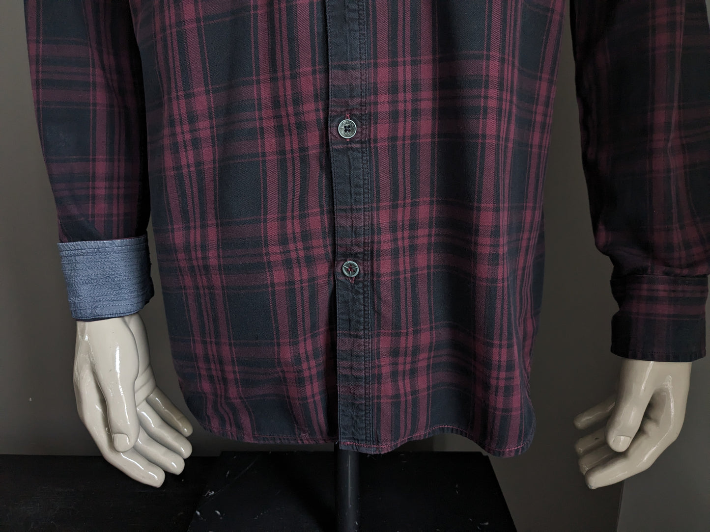 Camiseta PME Leyenda. Cuadros Burdeos Negro. Talla XL.