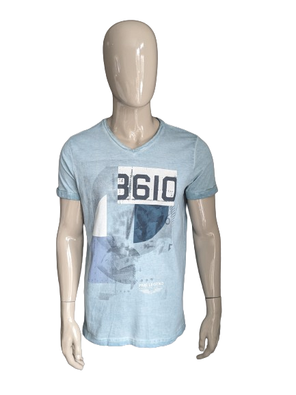 PME Legend shirt with V-neck. Light blue mixed with print. Size L.