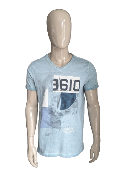 PME Legend shirt met V-Hals. Licht Blauw gemêleerd met opdruk. Maat L.