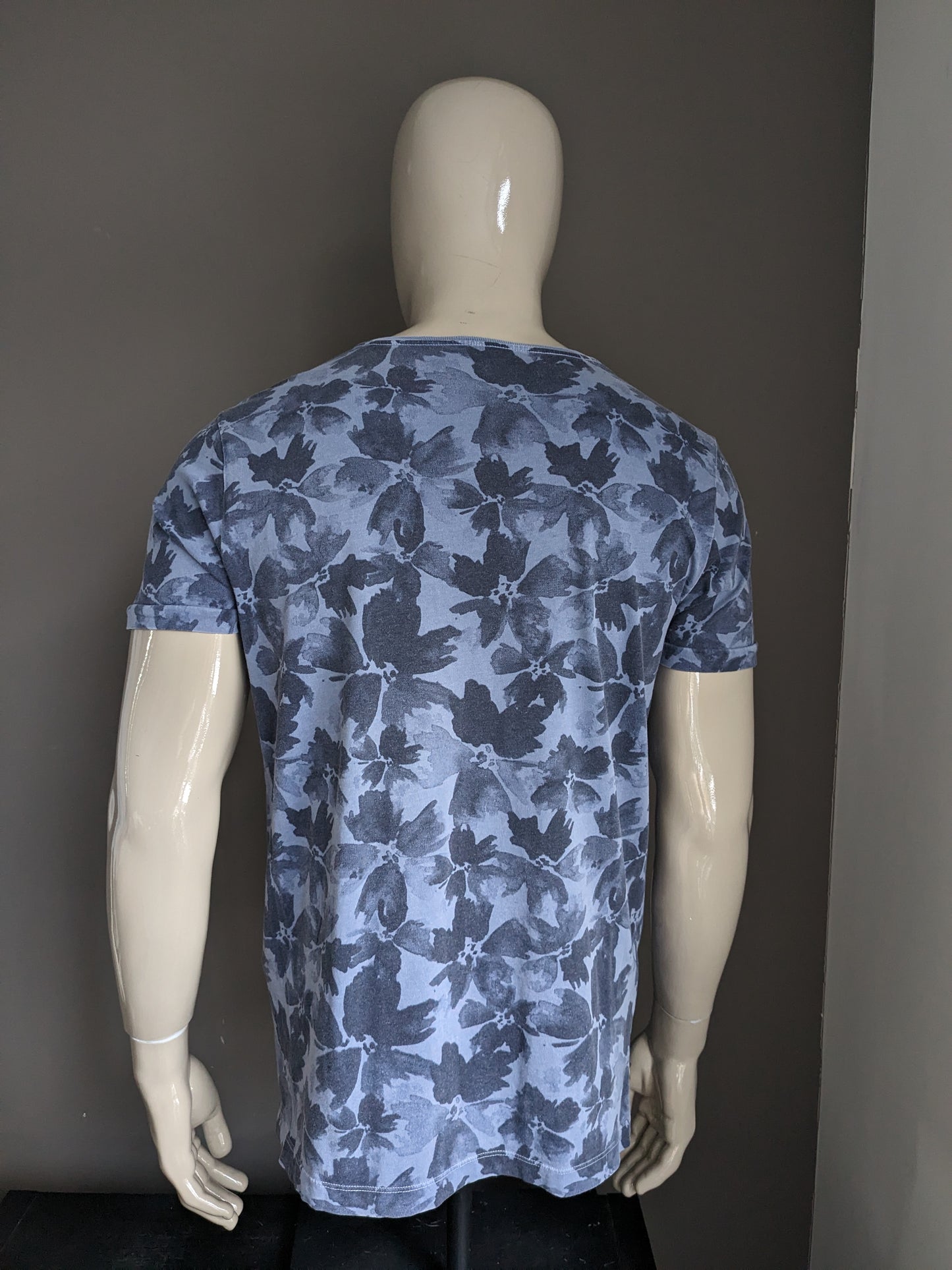 PME Legend shirt met V-Hals. Blauw bloemen print. Maat L.