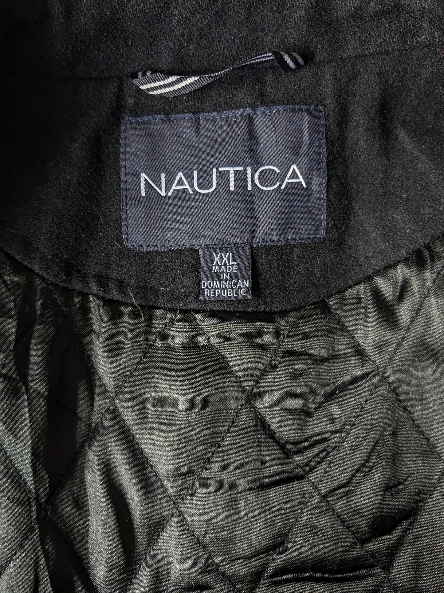 Giacca di lana Nautica con bottoni più grandi. Colorato nero. Dimensione 2xl / xxl.
