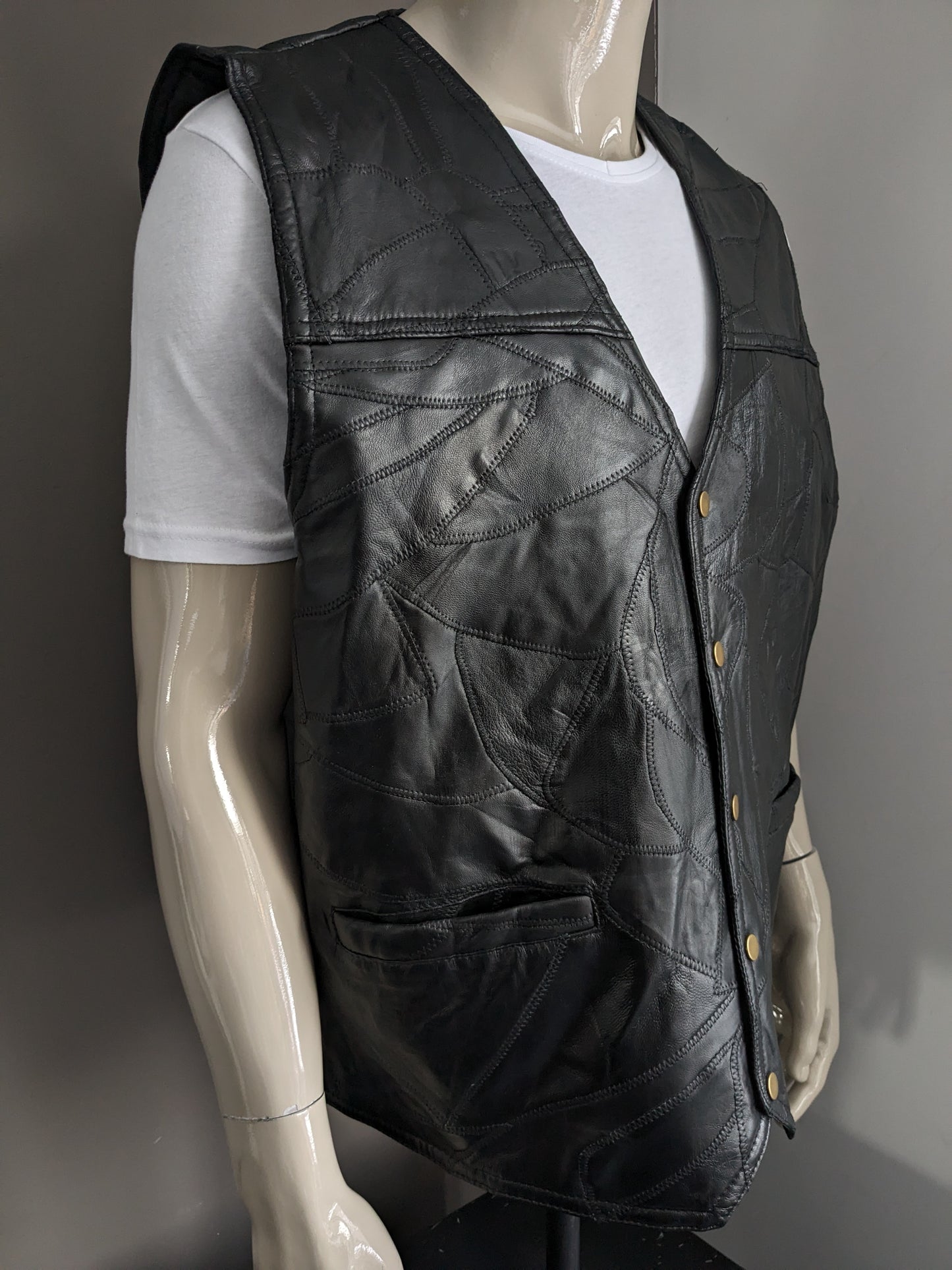 Leather double -sided waistcoat with press studs and patches. With inner pocket. Size 3XL / 4XL