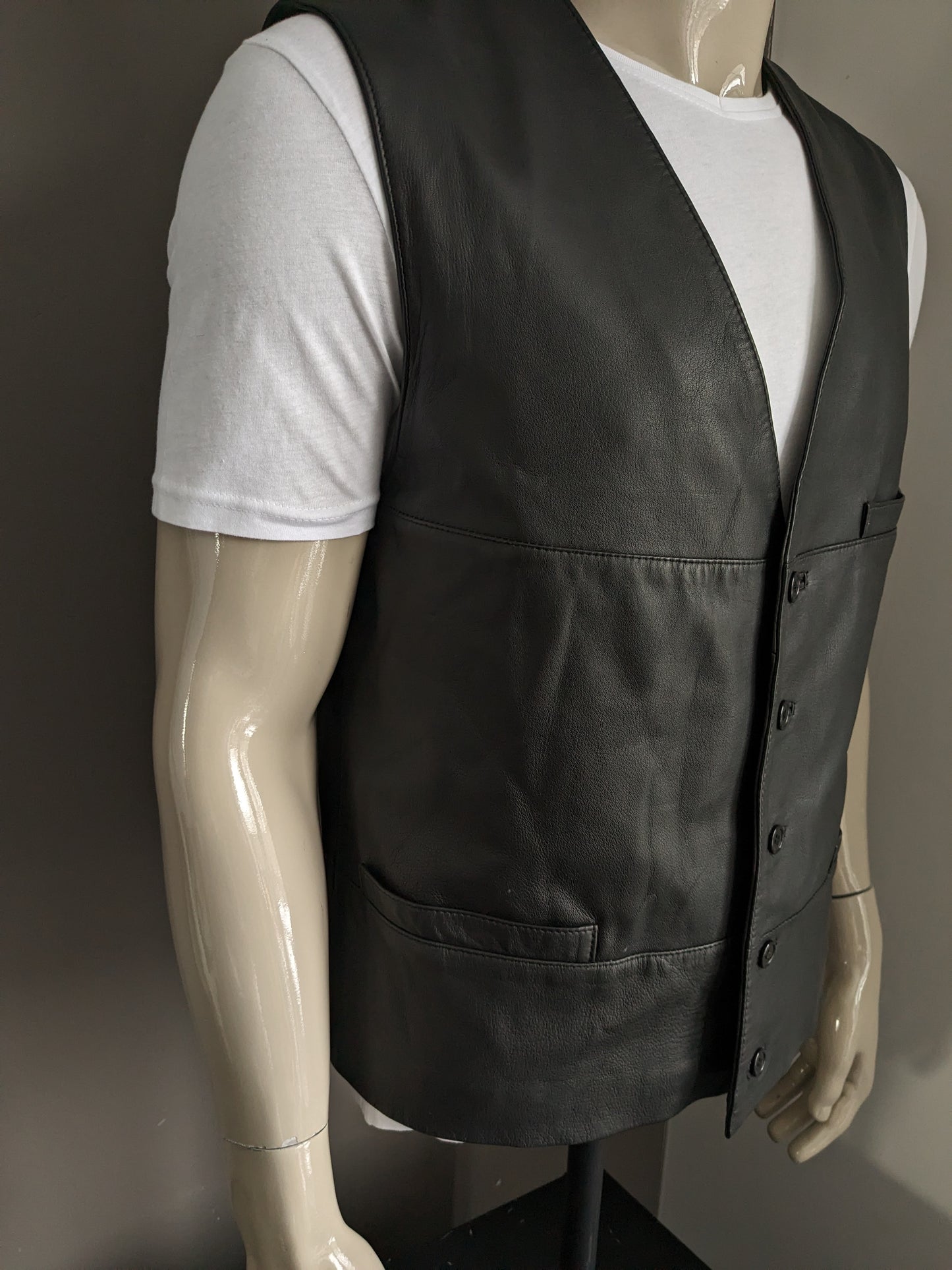 Chaleco de cuero Striwa de doble lado con 2 bolsillos internos. Negro. Tamaño L. #319