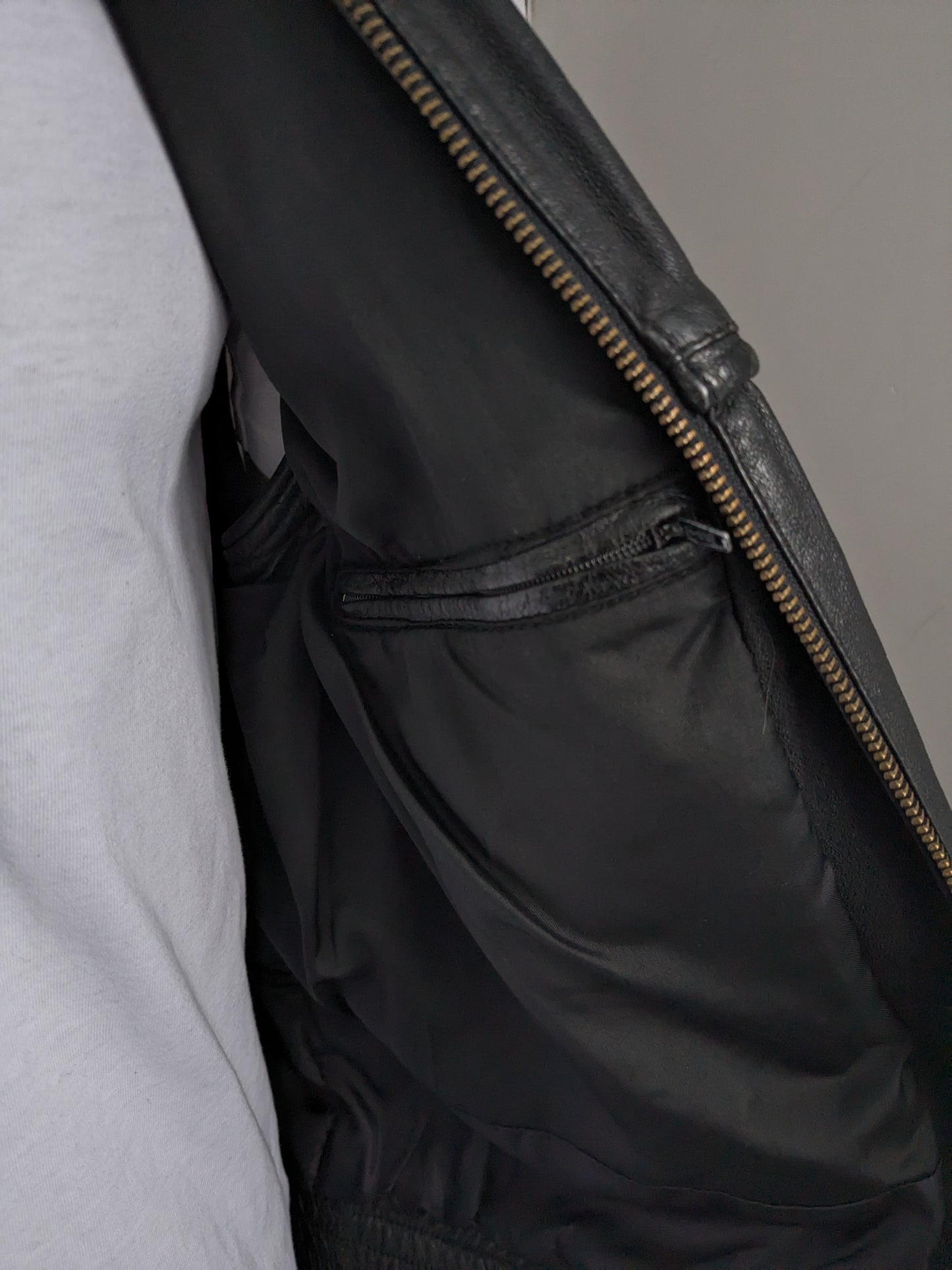 Vintage Aldo Colitti 80er - 90er Leder-Bodywarmer / Weste mit Innentaschen. Schwarz. Größe L.