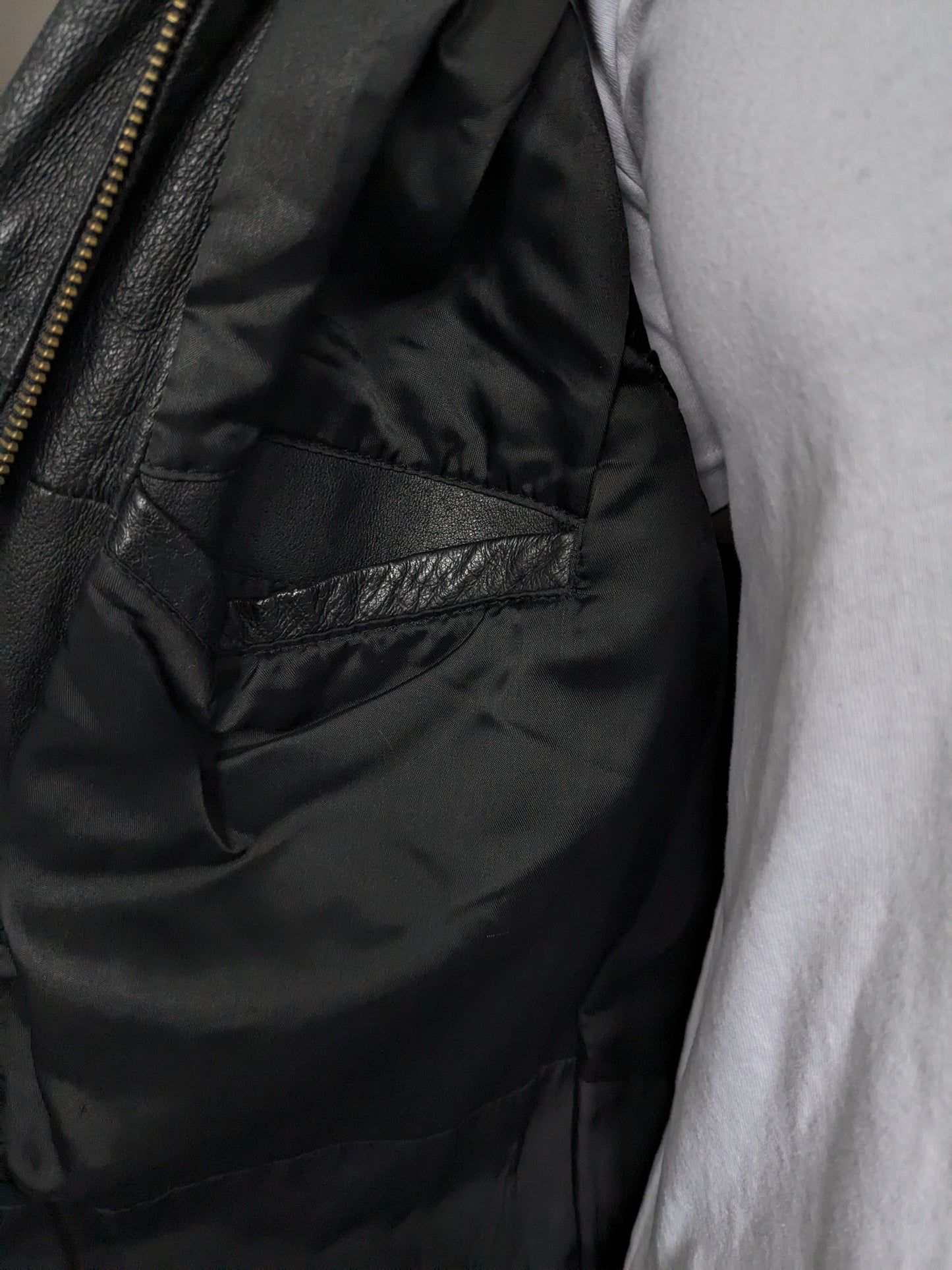 Vintage Aldo Colitti 80er - 90er Leder-Bodywarmer / Weste mit Innentaschen. Schwarz. Größe L.