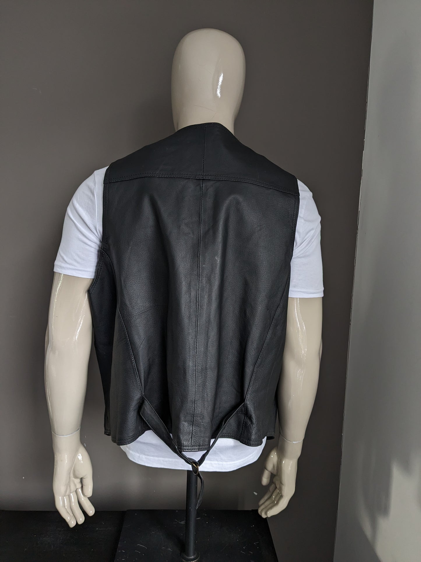 Double-sided John F. Gee pig leather waistcoat with 2 inside pockets. Size XXXL / 3XL