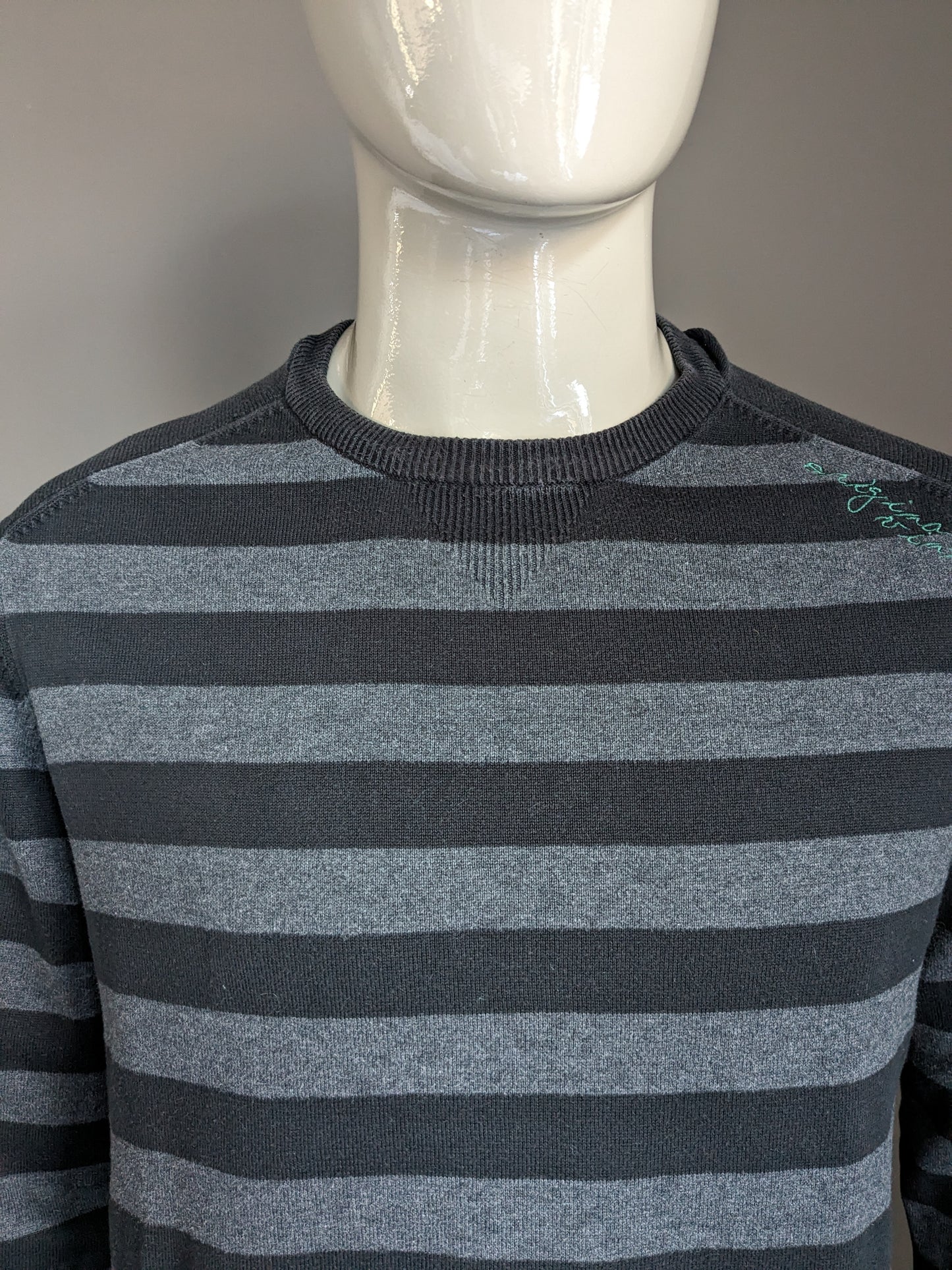 Manguun Casual sweater with elbow strokes. Black gray striped. Size XL.