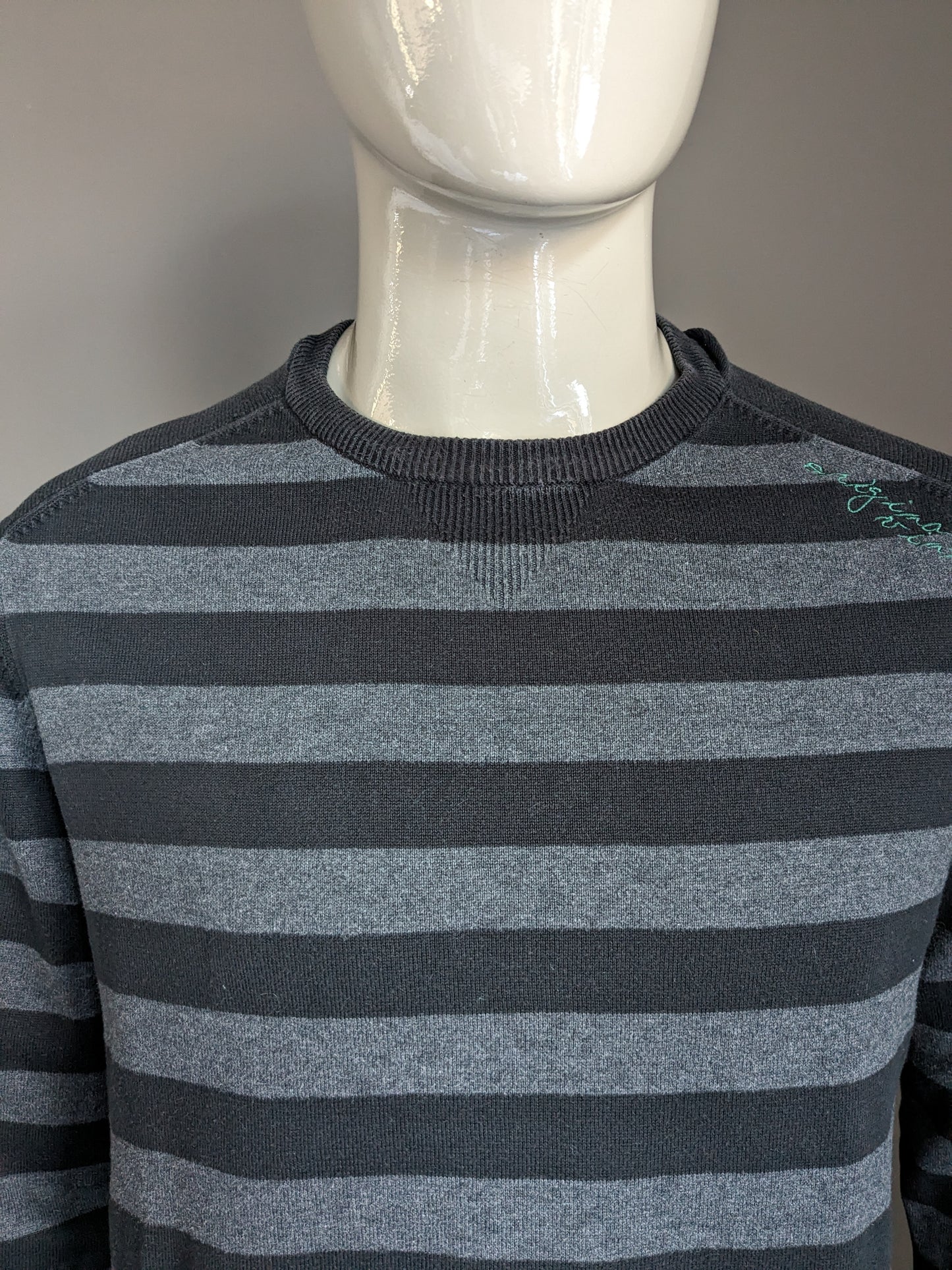 Manguun casual sweater with elbow patches. Black gray striped. Size XL.