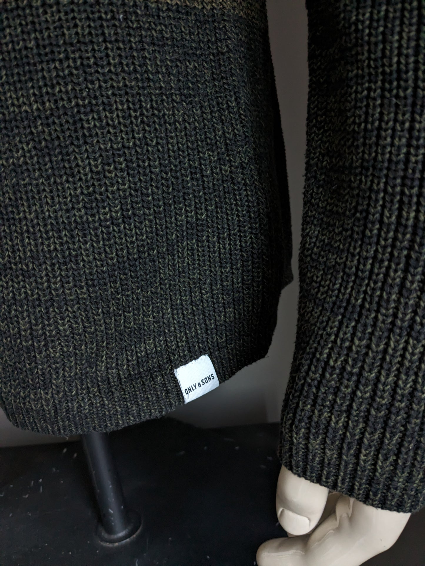 Pull Only & Sons. Vert noir mélangé. Taille XL.