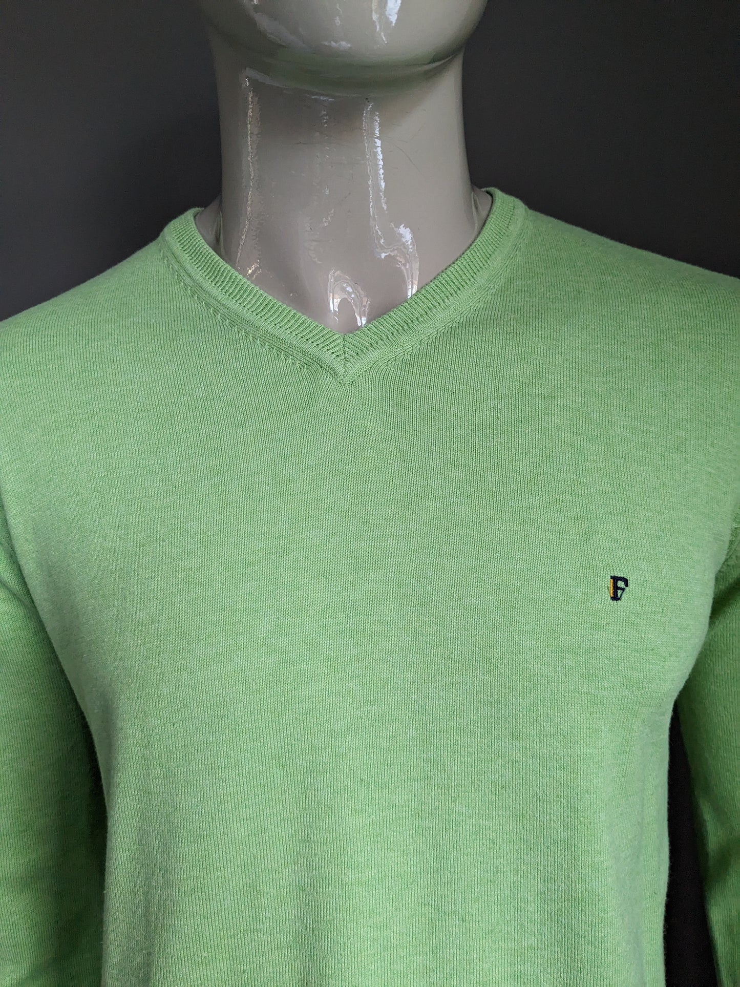 Fellows League of Legends V-neck Sweater. Green. Size M.