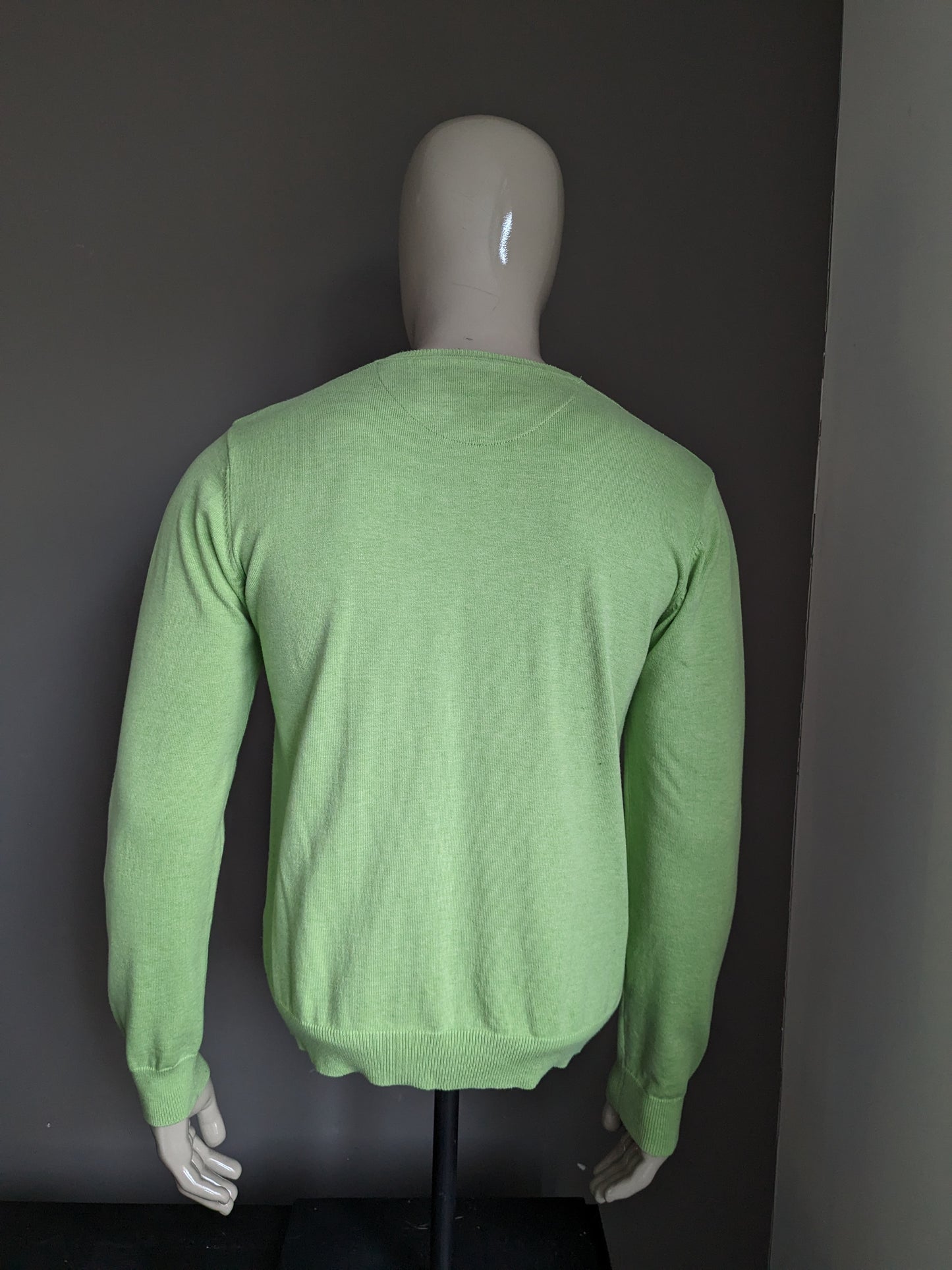 Fellows League of Legends V-neck Sweater. Green. Size M.