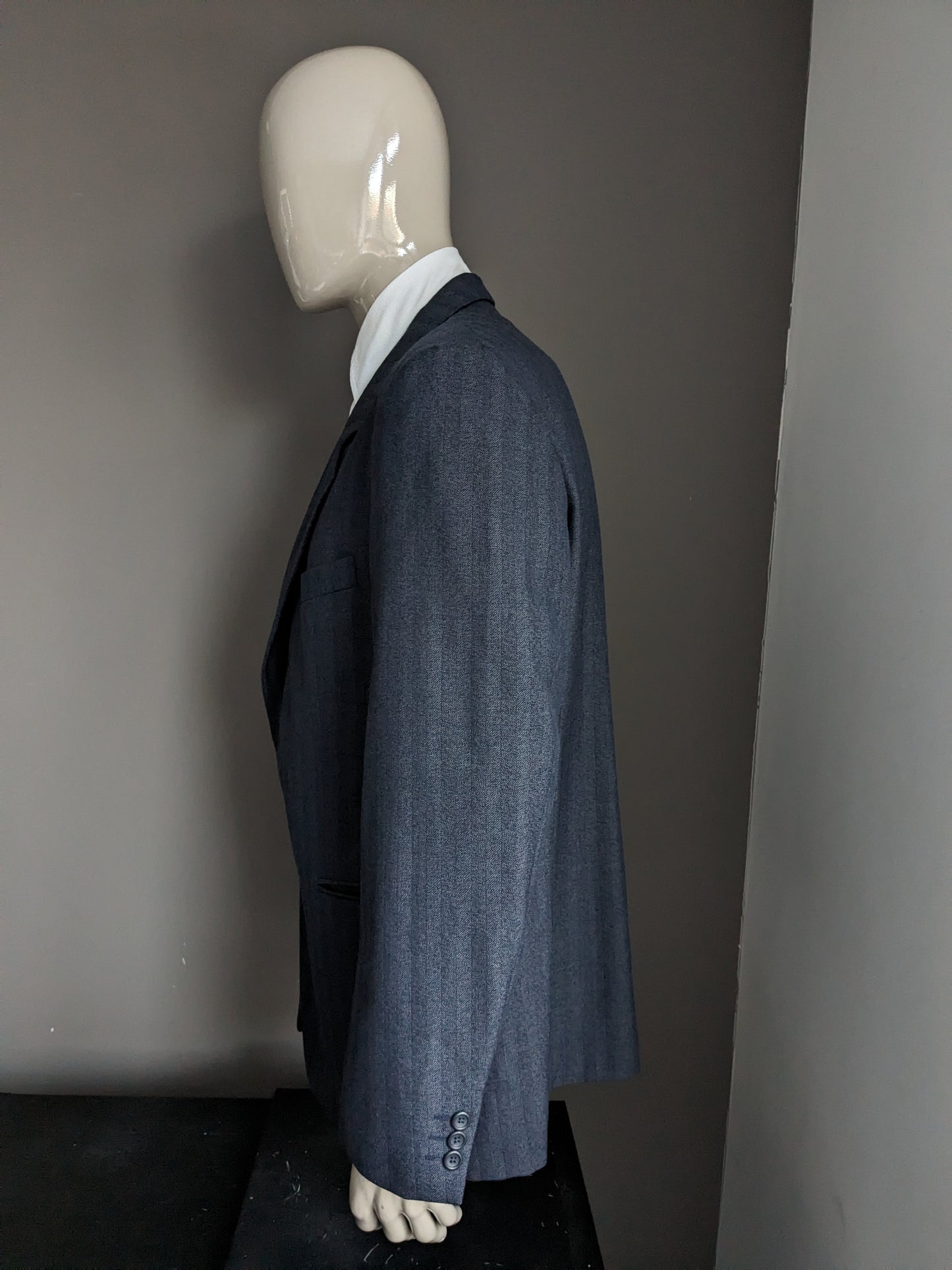 Veste en laine Varteks. Motif chevrons gris noir. Taille 56/XL. 45% laine.