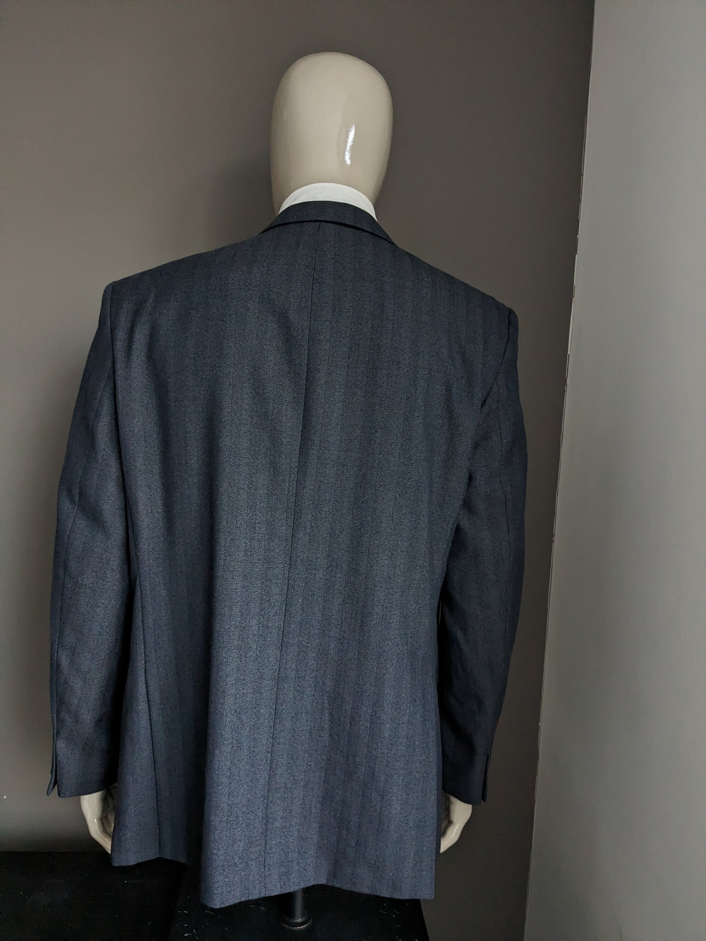 Veste en laine Varteks. Motif chevrons gris noir. Taille 56/XL. 45% laine.