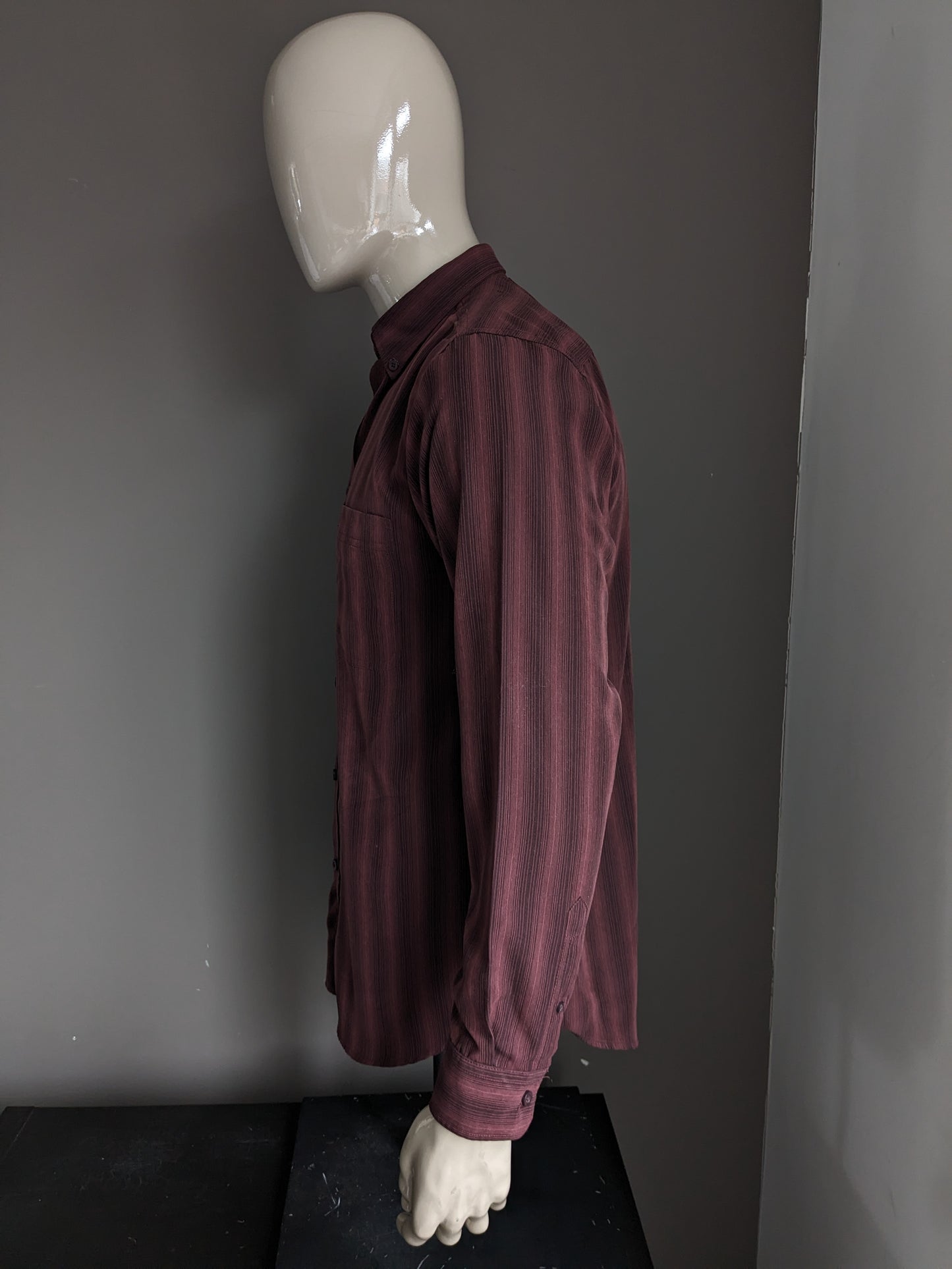 James Pringle overhemd. Bordeaux gestreept. Maat M / L.