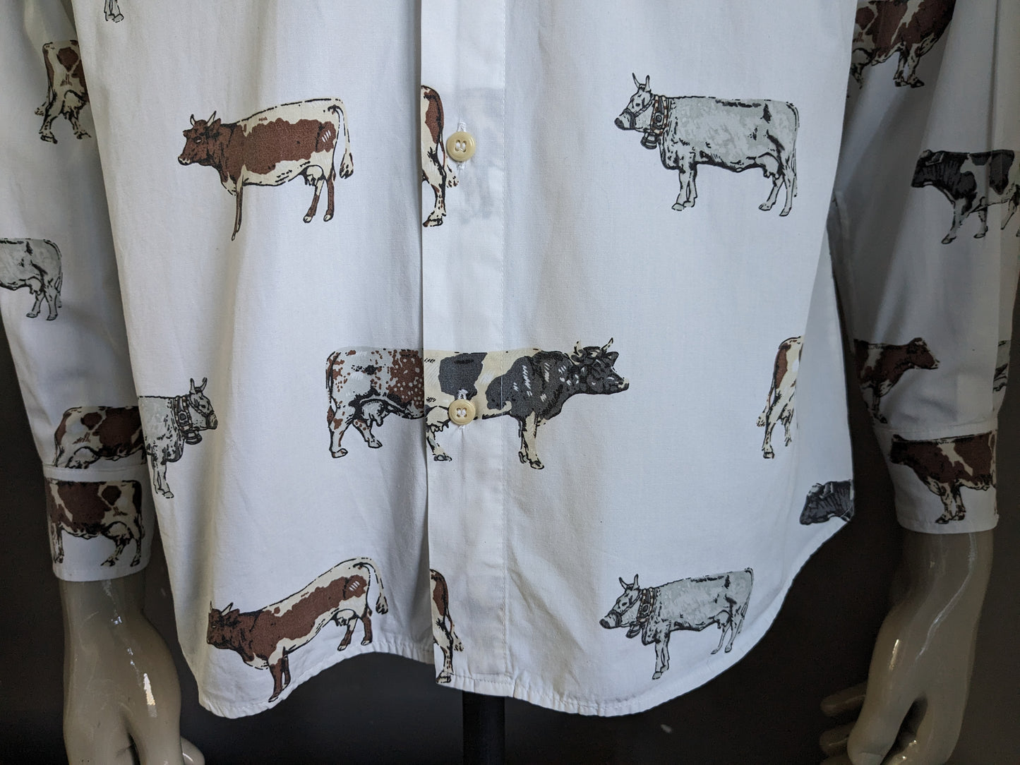 Vintage Nara Camice Shirt. Weiß mit braunen grauen Kühen drucken. Größe L.