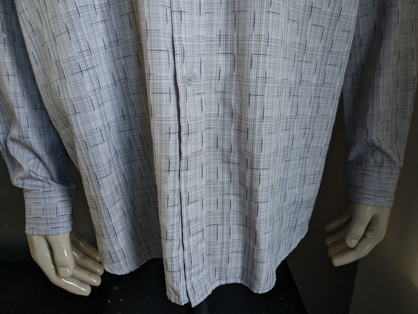 Huierman shirt. Gray motif. Size 45 / 46 >> 2XL / XXL.