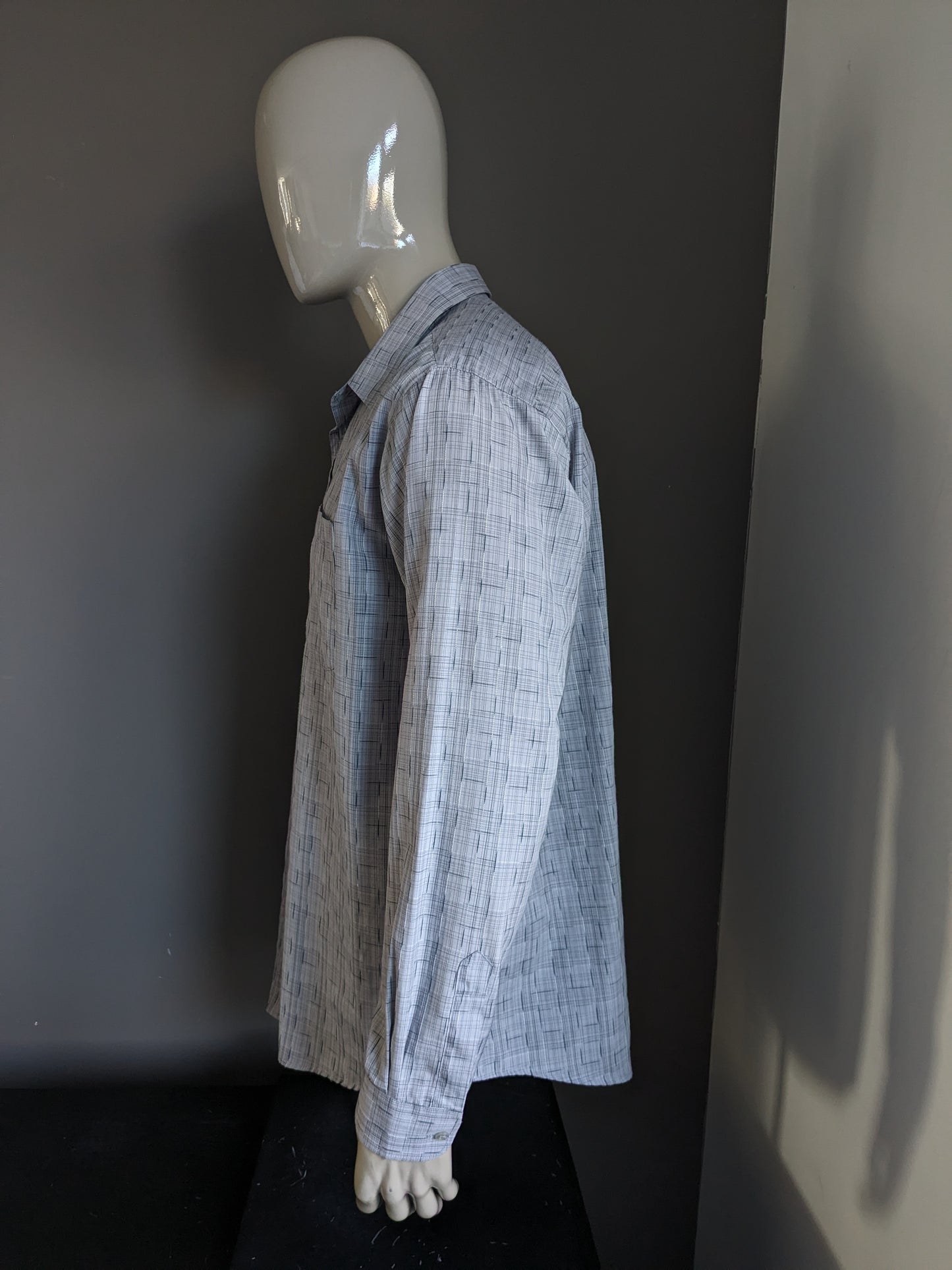Huierman shirt. Gray motif. Size 45 / 46 >> 2XL / XXL.
