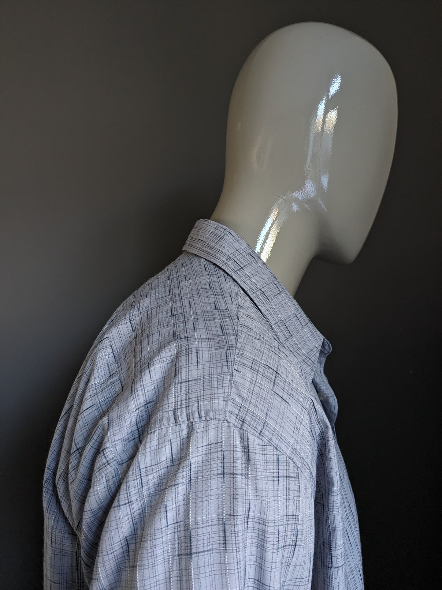 Huierman shirt. Gray motif. Size 45 / 46 >> 2XL / XXL.