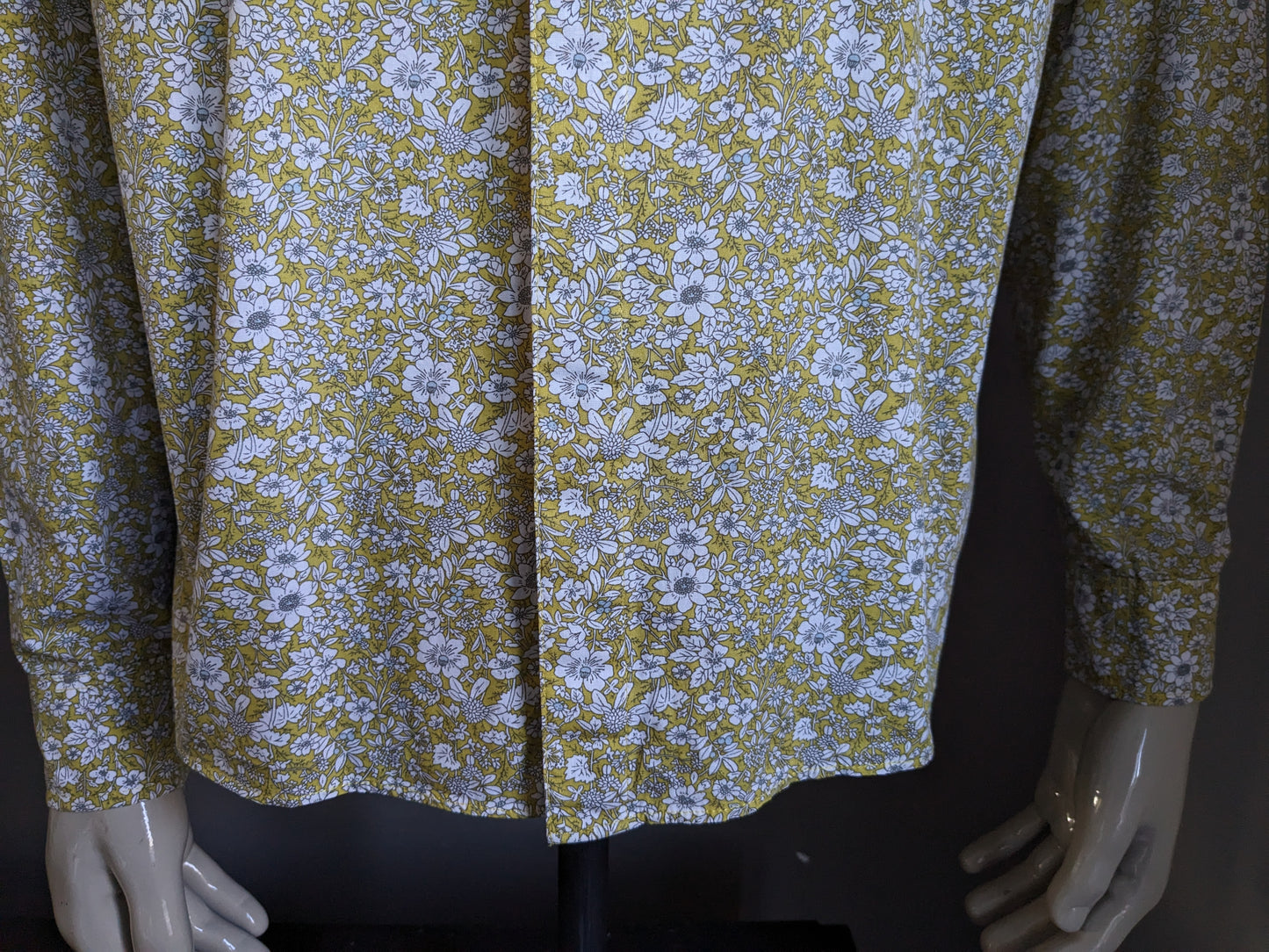 Chemise imprimée sans marque. Imprimé floral vert blanc gris. Taille XL.
