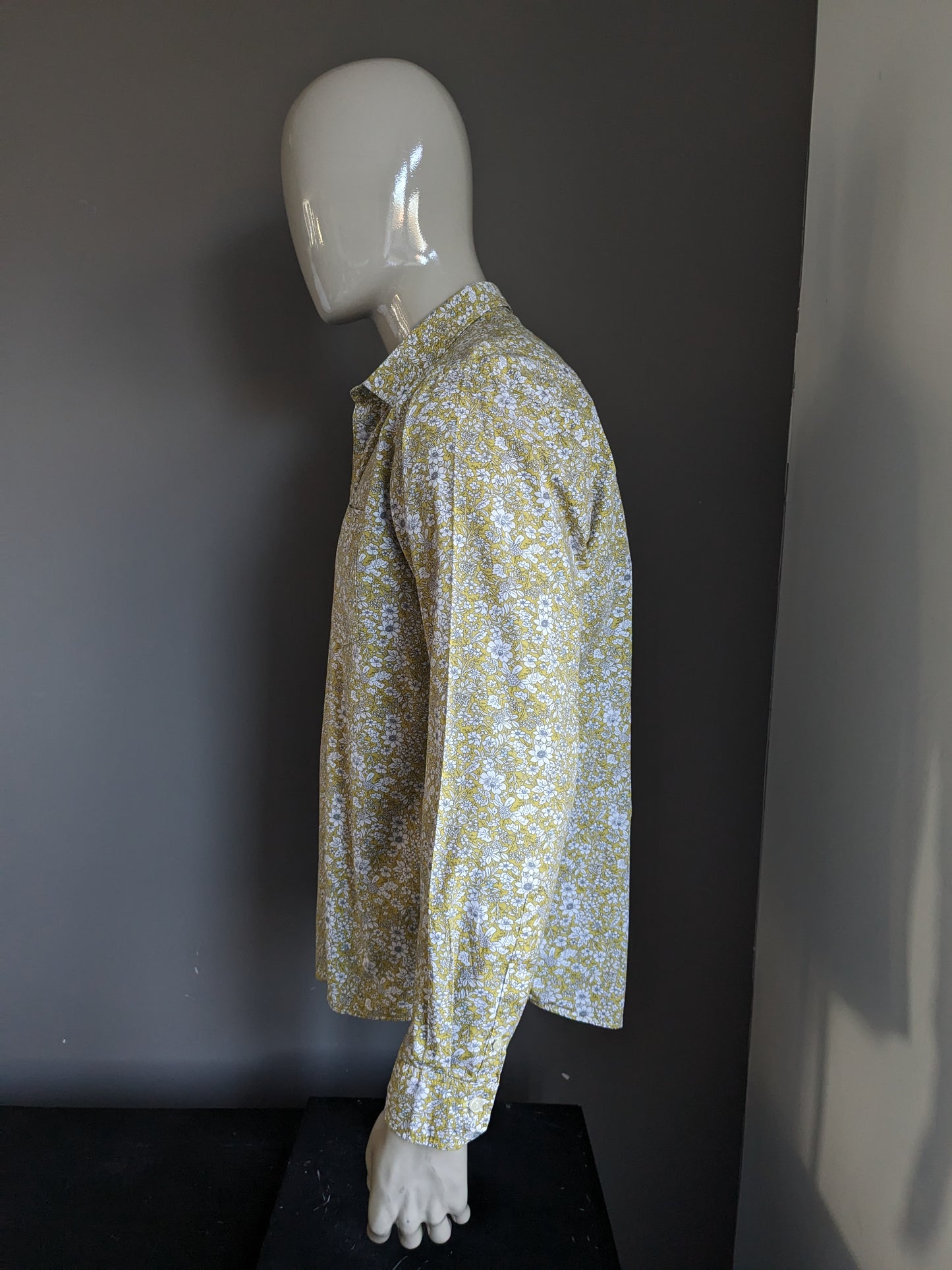 Chemise imprimée sans marque. Imprimé floral vert blanc gris. Taille XL.