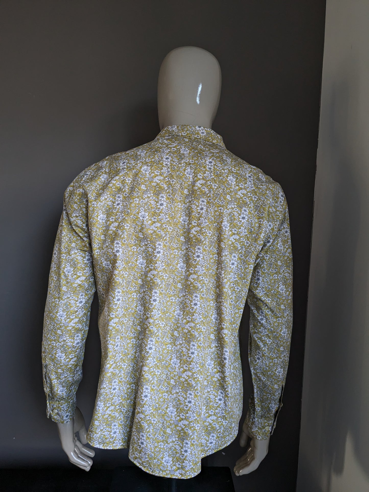 Chemise imprimée sans marque. Imprimé floral vert blanc gris. Taille XL.